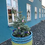 Det Blagronne Hus * Hals
