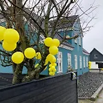 Det Blagronne Hus Hals
