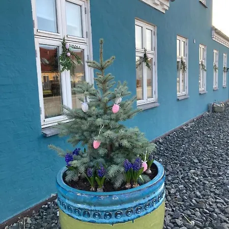 Det Blågrønne Hus * Hals