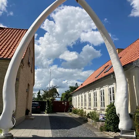 Det Blagronne Hus Hals