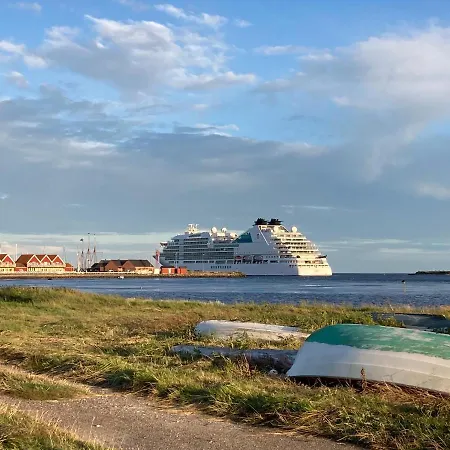 Det Blagronne Hus * Hals