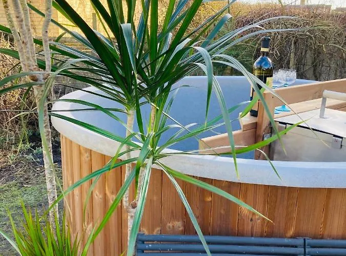 Det Blagronne Hus Apartamento Hals