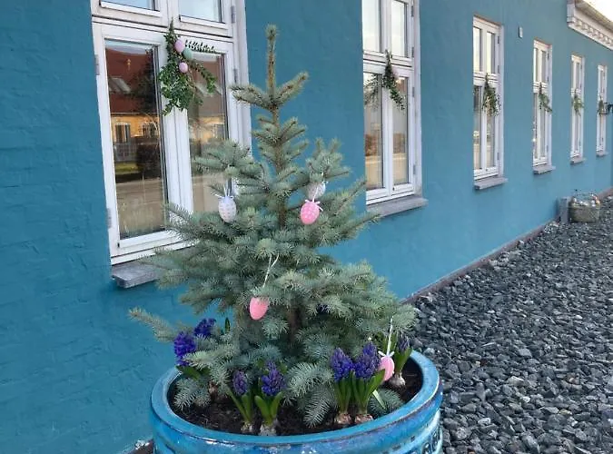 Det Blagronne Hus * Hals