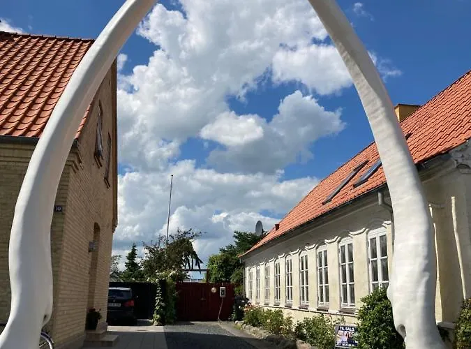 Det Blagronne Hus Hals