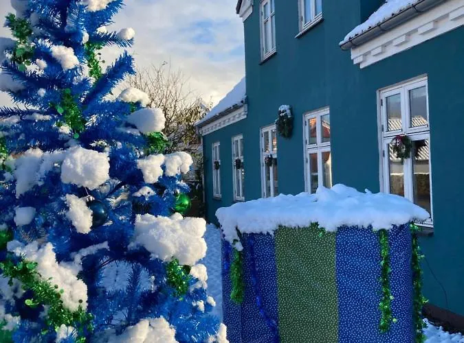 Det Blagronne Hus * Hals